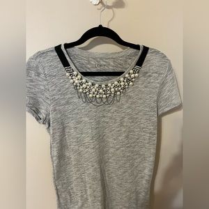 EUC Pearl Statement Necklace Detailing on Gray Short Sleeve TShirt